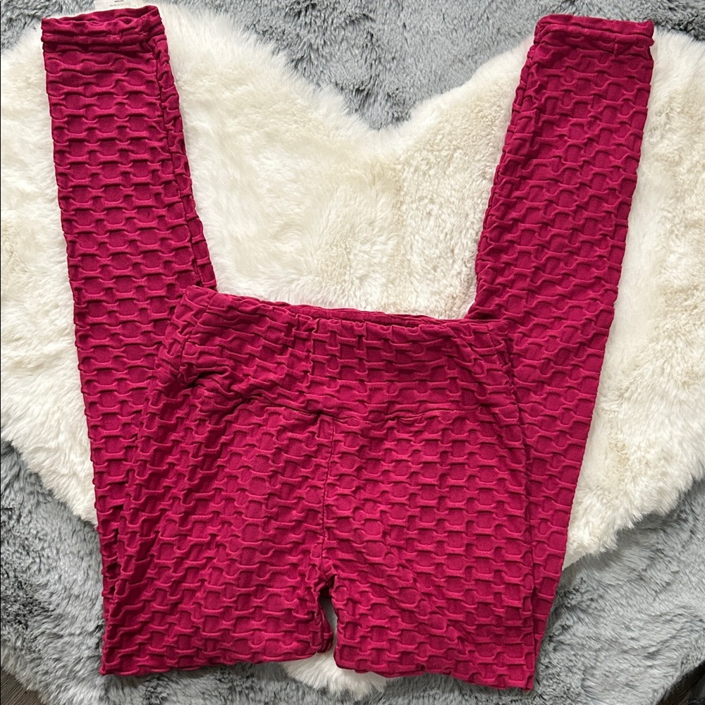 Vibrant Textured Pink Leggings